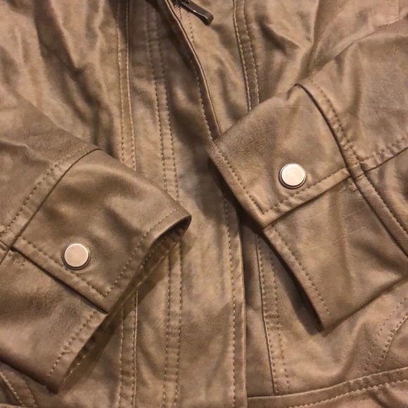 Leather Jacket - Picture 4 of 6